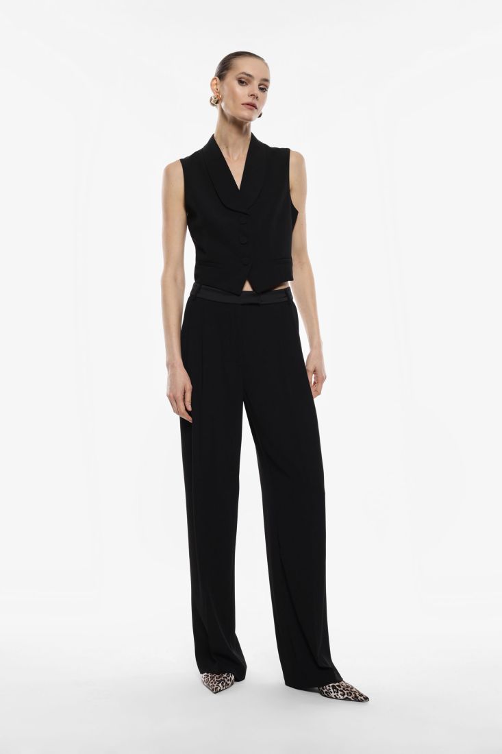 Pantaloni neri ampi con vita alta