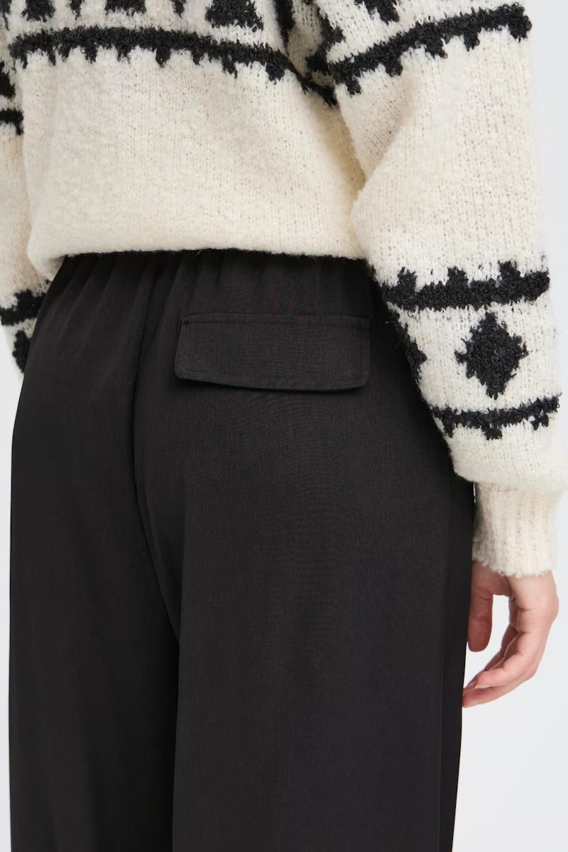 Pantalone nero con elastico in vita