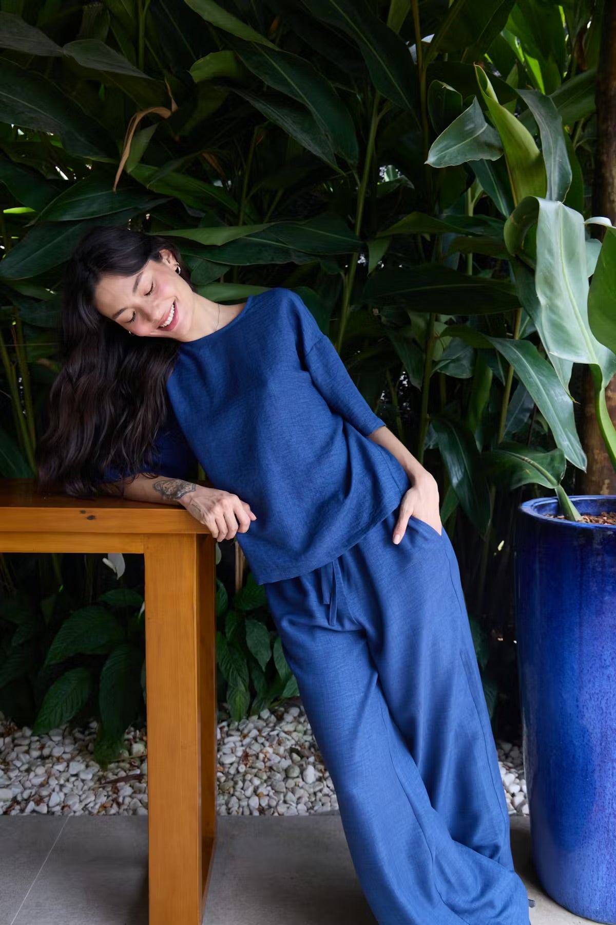 Pantalone palazzo in cotone blu con elastico in vita