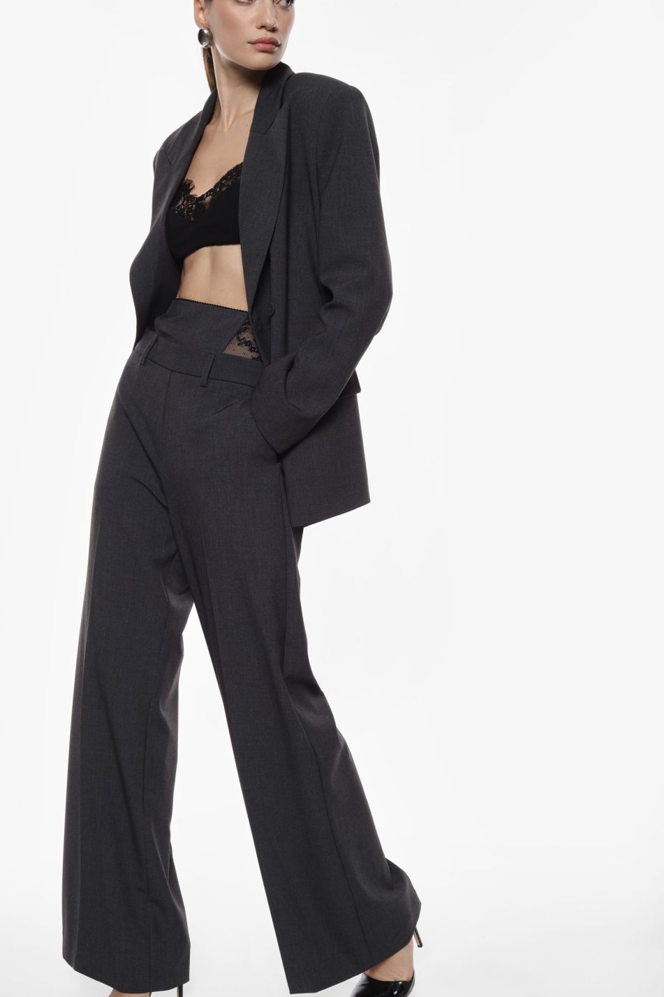 Pantaloni palazzo vita alta con inserto in pizzo