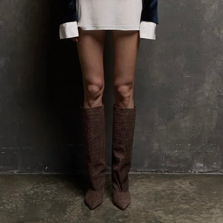 Stivale alto moro in camoscio cocco