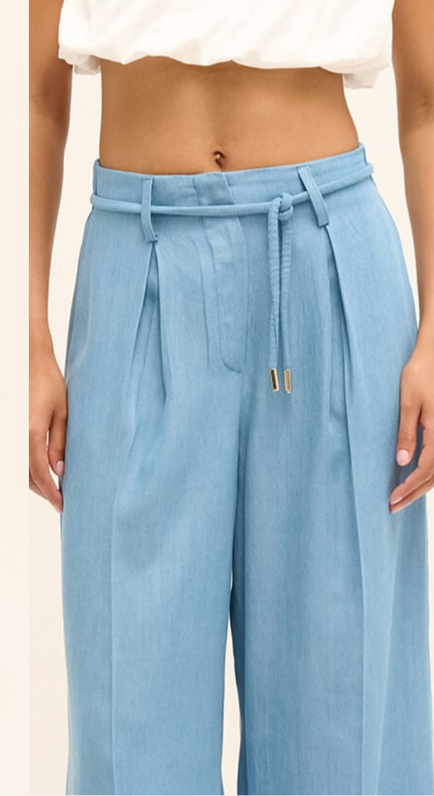 Pantalone palazzo con pinces effetto jeans