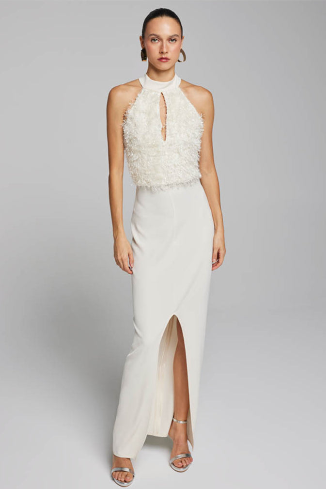 Abito lungo bianco con piume