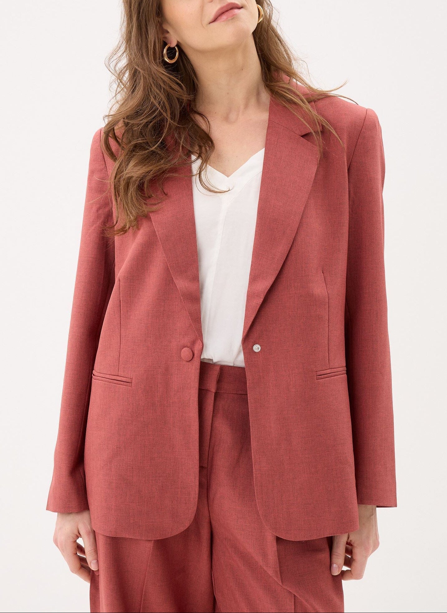Giacca blazer color ruggine con chiusura a clip