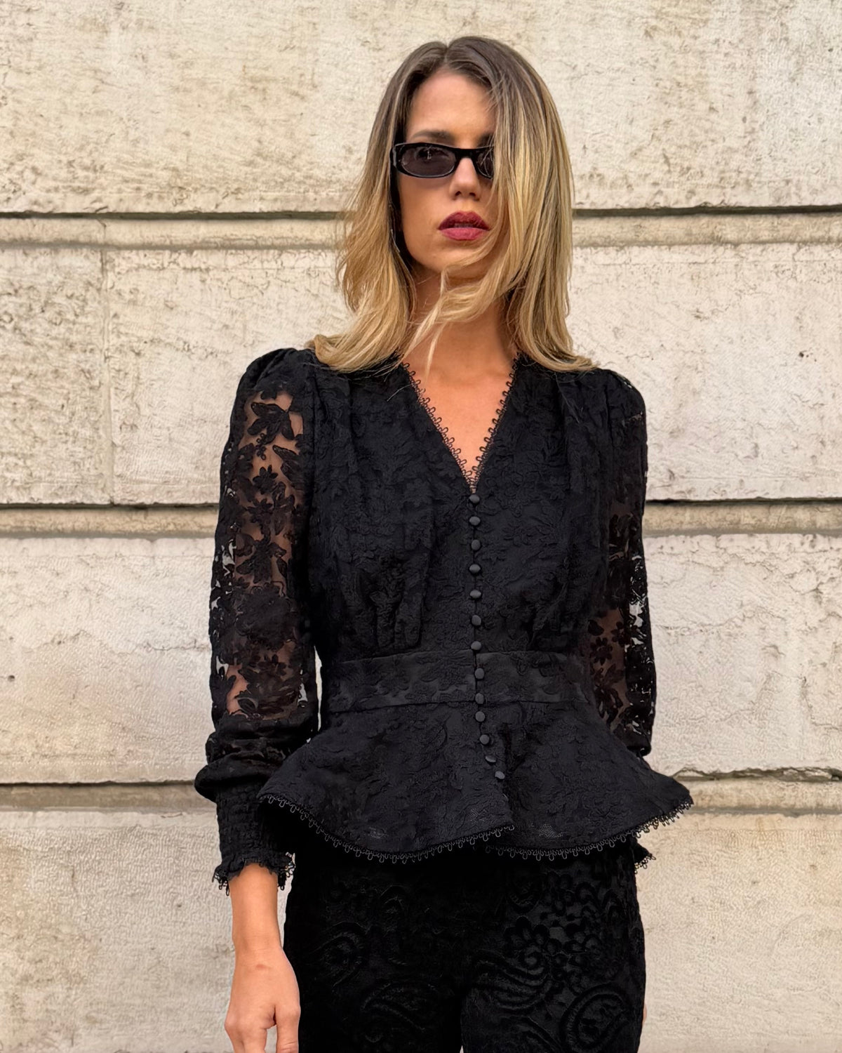 Camicia nera manica lunga effetto pizzo