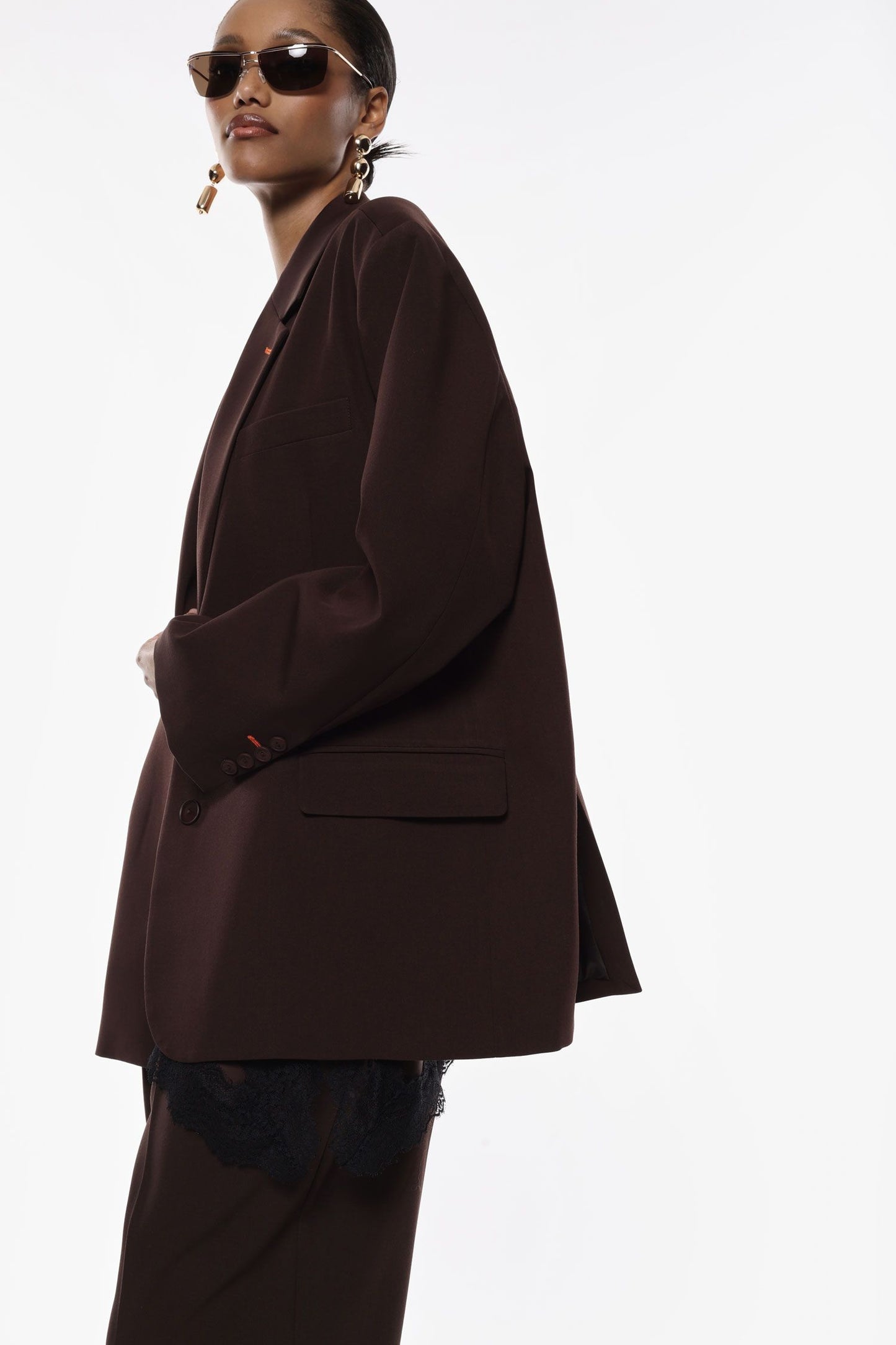 Blazer ampio con abbottonatura monopetto e revers classici