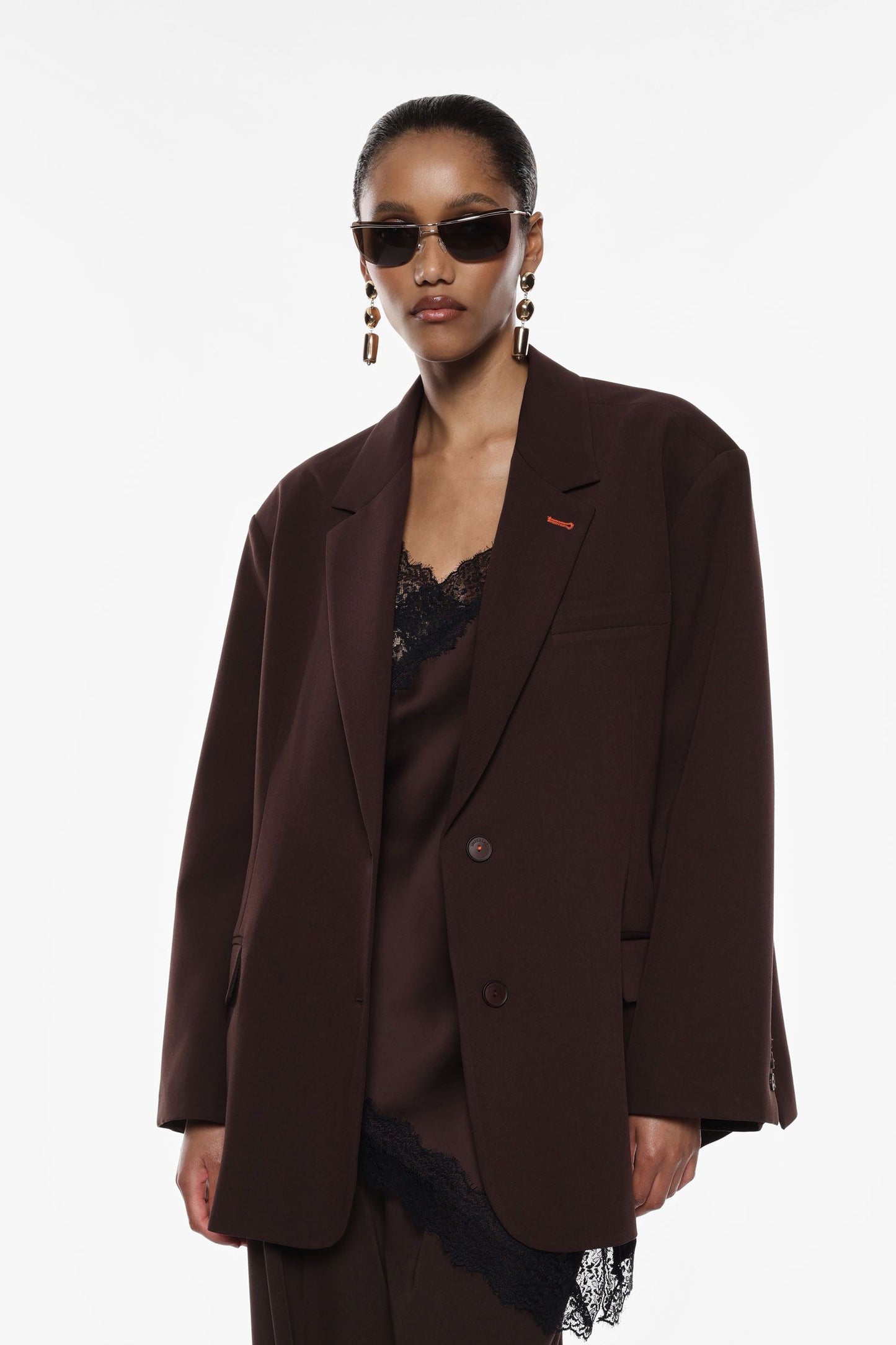 Blazer ampio con abbottonatura monopetto e revers classici