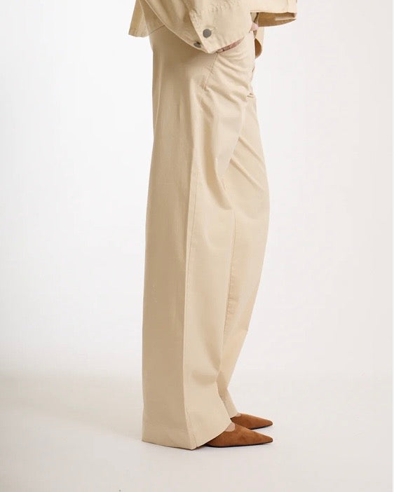 Pantalone gamba larga in cotone colore sabbia