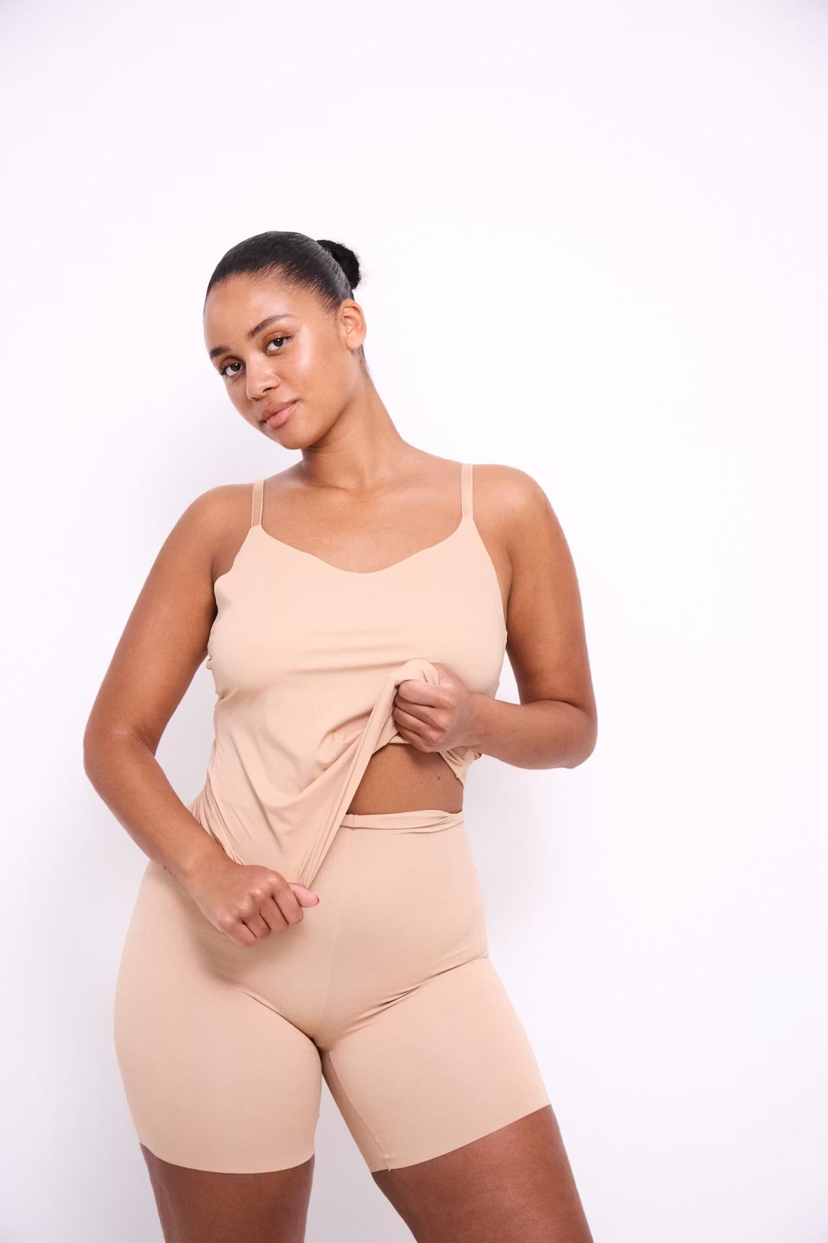 Pantaloncino taglio laser nude