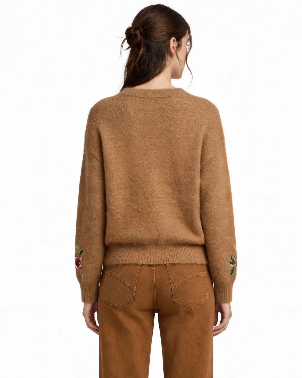 Maglione cammello con dettagli ricamo a fiori