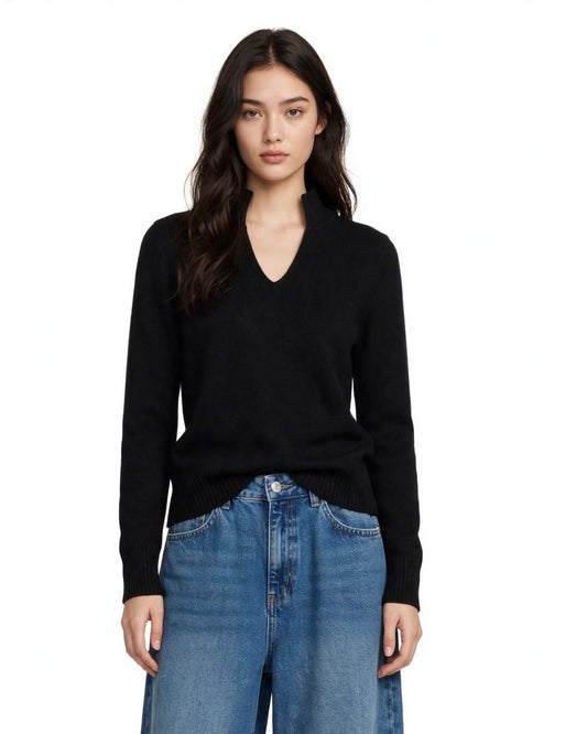 Maglione nero scollatura V
