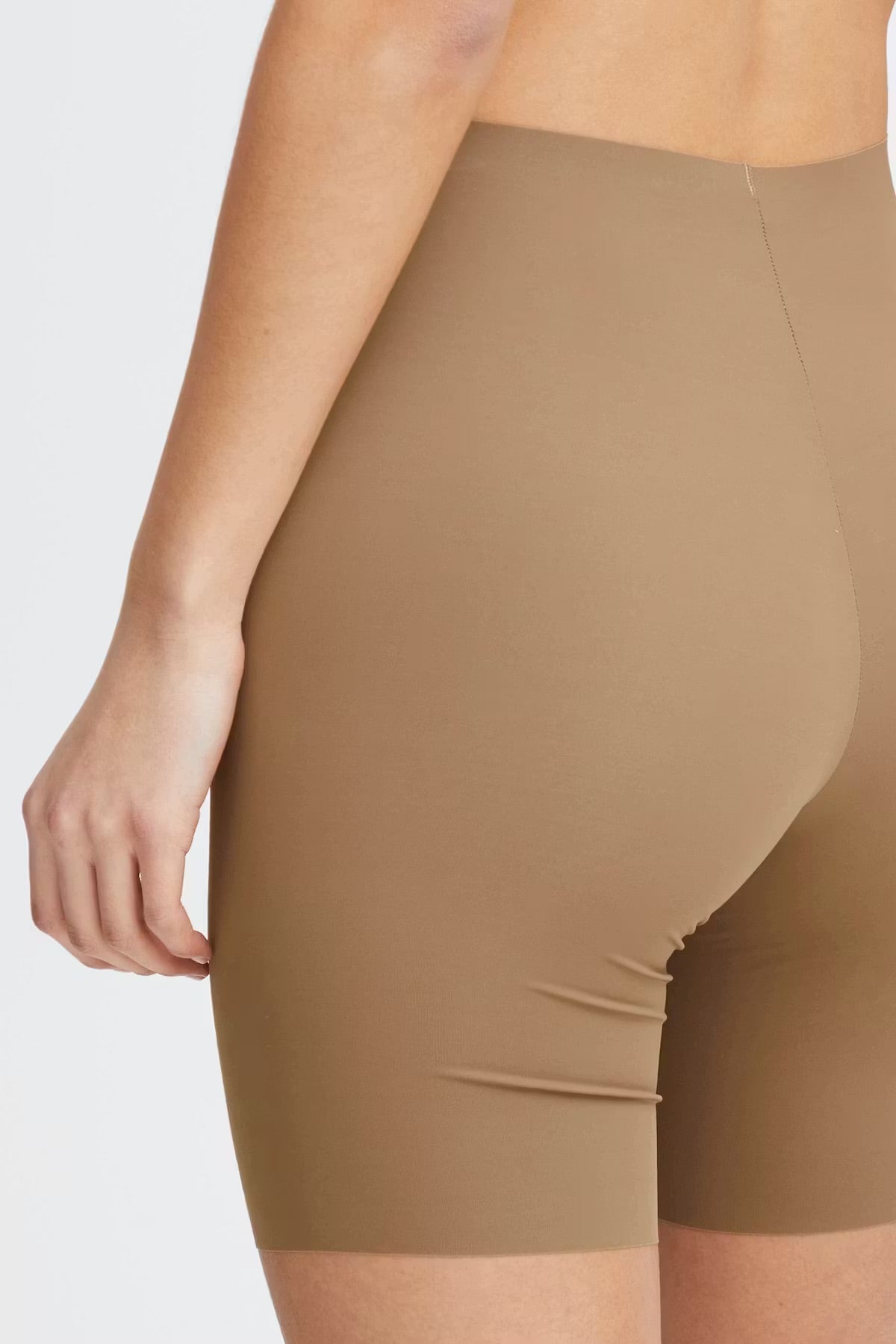 Pantaloncino taglio laser tan nude