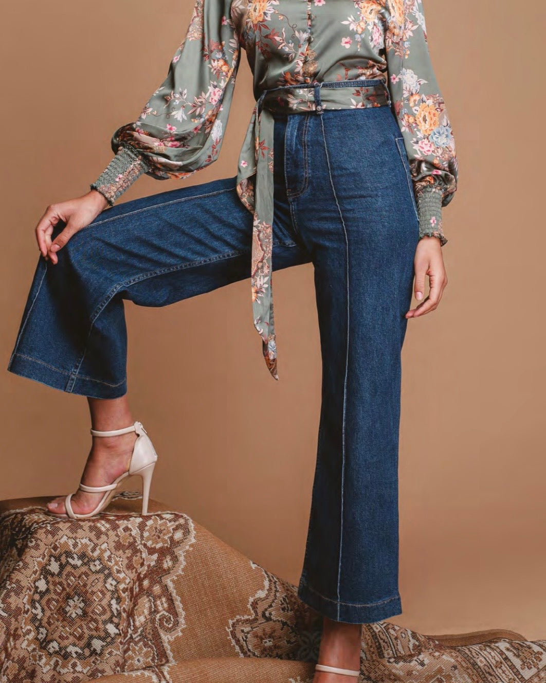 Jeans palazzo con fusciacca fantasia