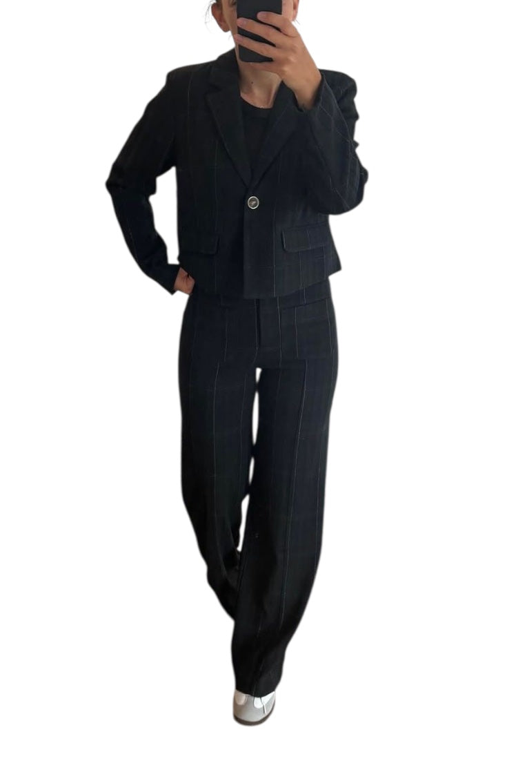 Completo Woolley con blazer corto e pantalone palazzo