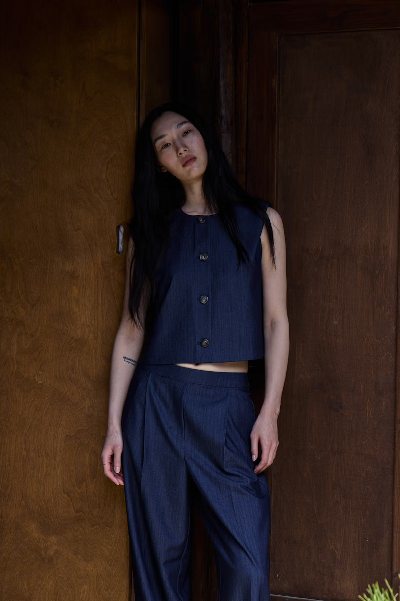 Completo blu con gilet e pantalone palazzo