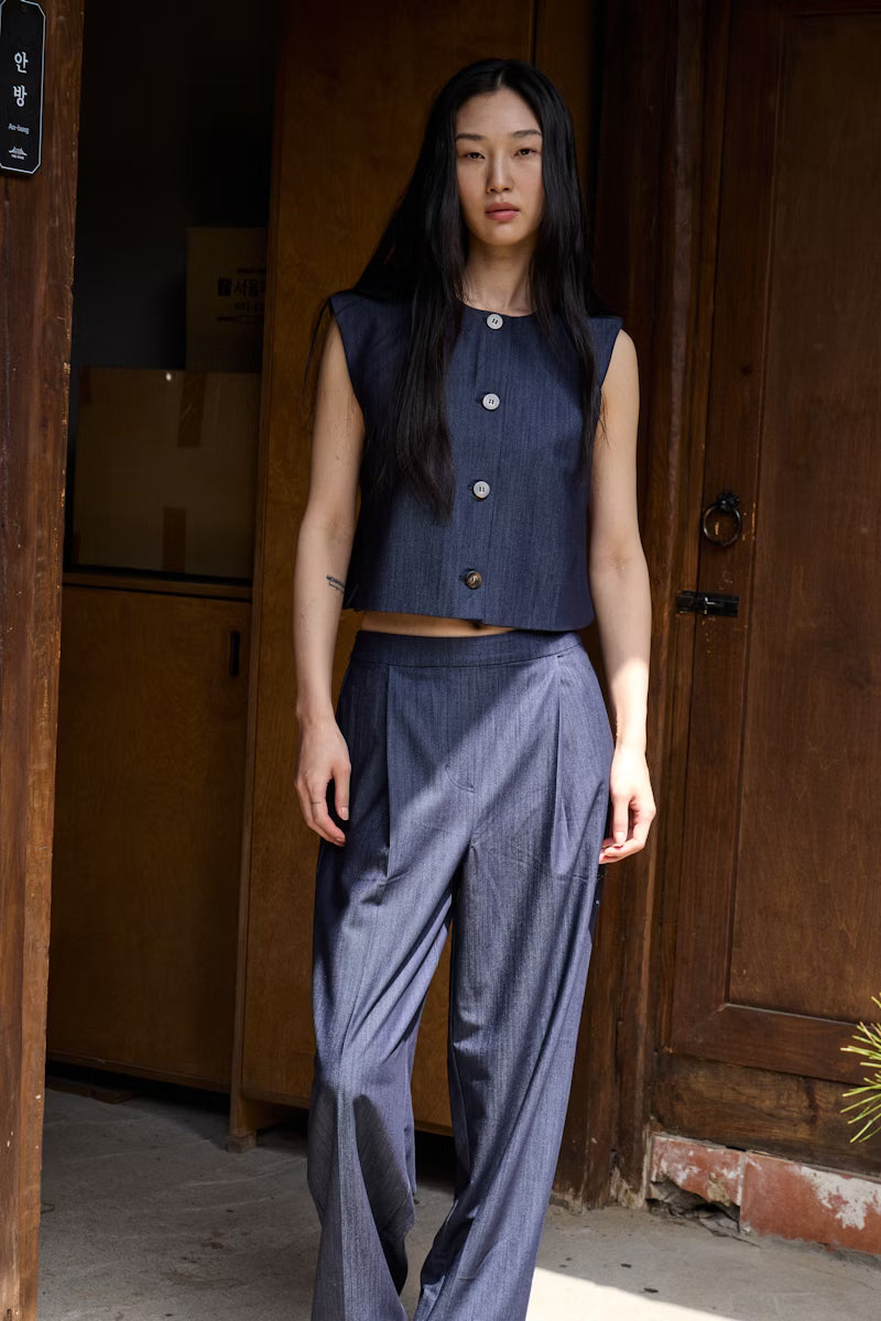 Completo blu con gilet e pantalone palazzo