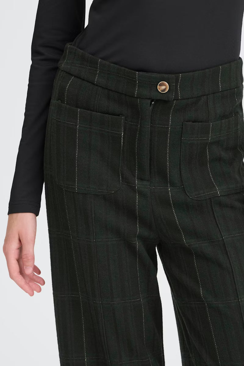 Completo Woolley con blazer corto e pantalone palazzo