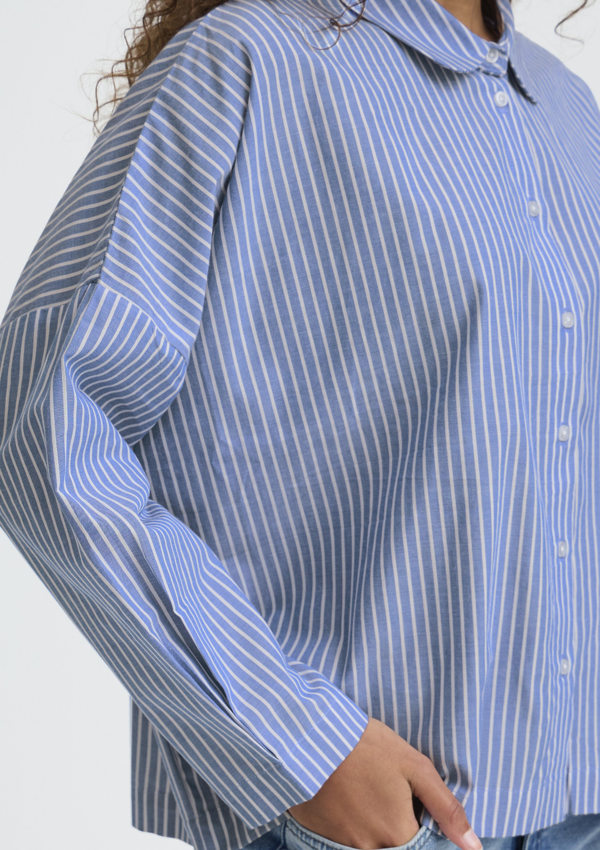 Camicia a righe celeste