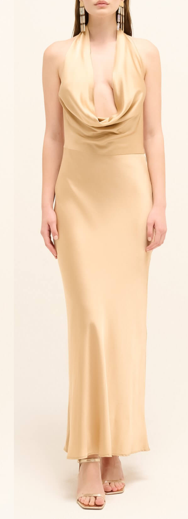 Abito effetto satin con schiena scoperta