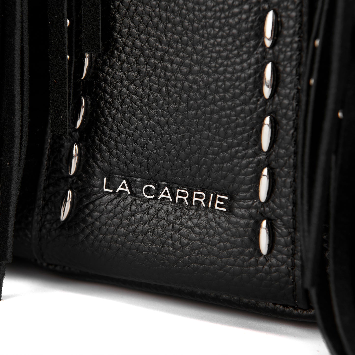 Secchiello black con frange a contrasto in suede
