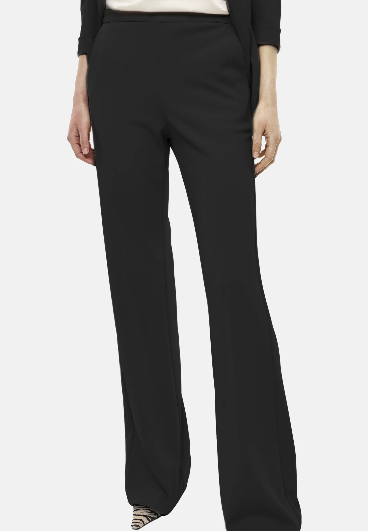 Pantaloni neri flare sartoriali vita alta pinces