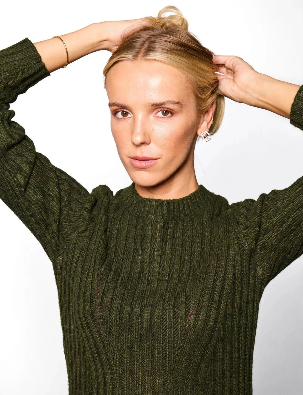 Green ribbed dress with round neckline