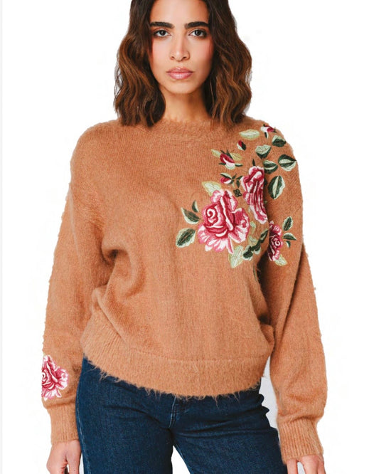 Maglione cammello con dettagli ricamo a fiori