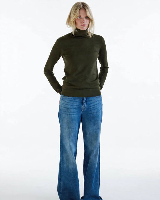 Green viscose turtleneck sweater