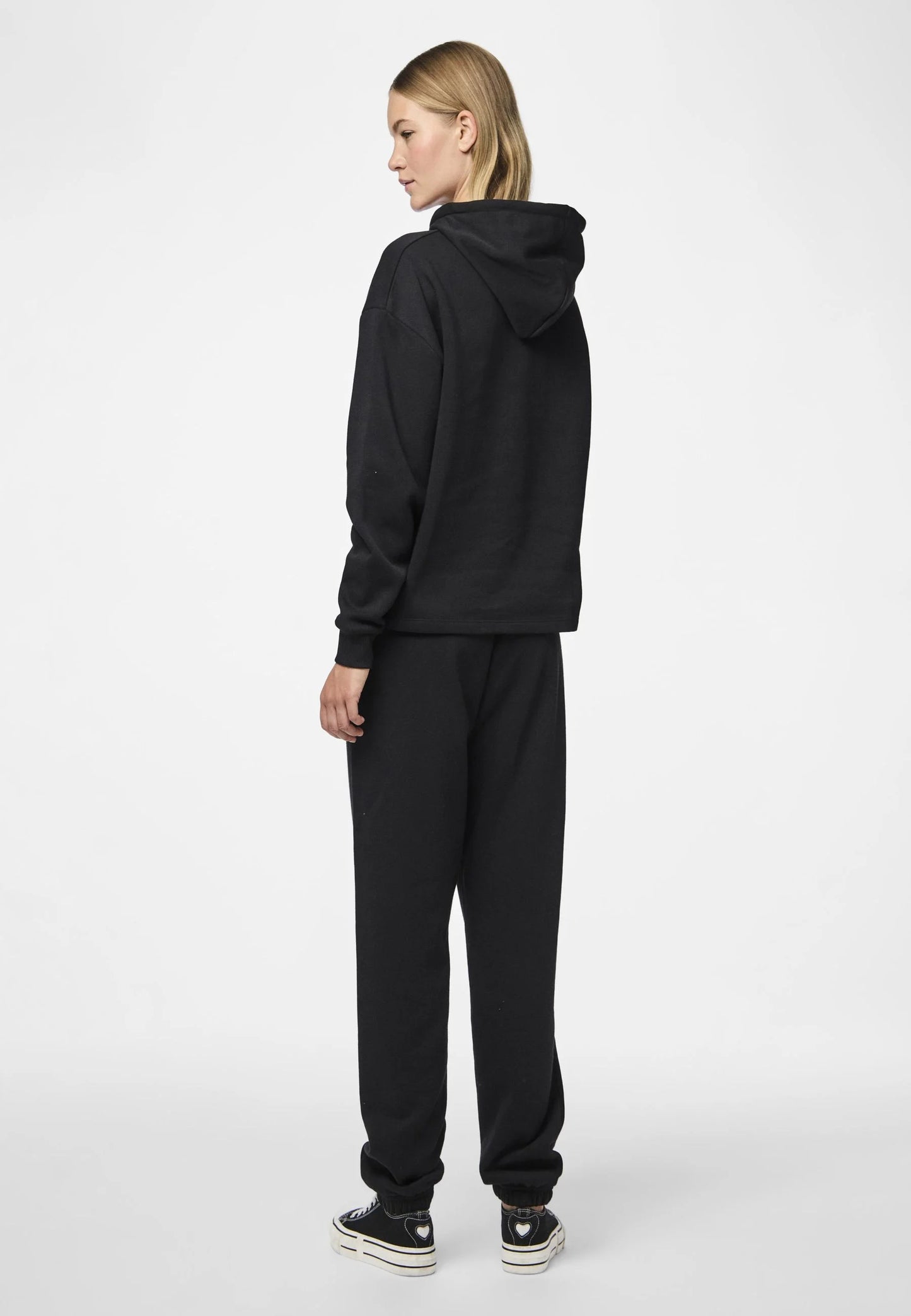 Completo sportivo nero felpa e pantalone con elastico in vita