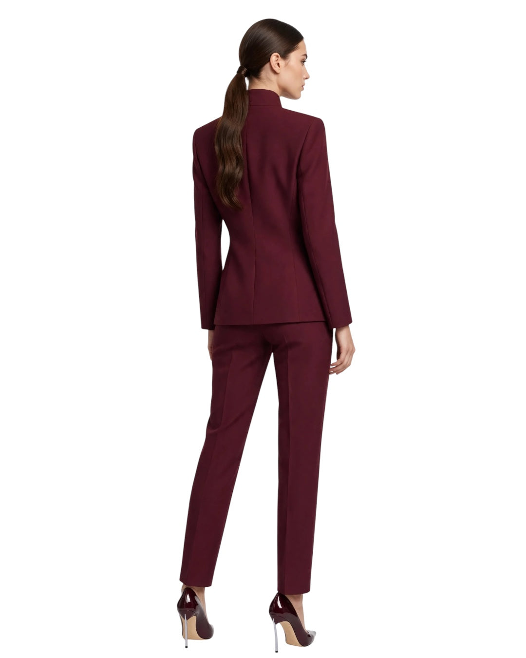 Tailleur bordeaux giacca monopetto e pantalone sigaretta con spacchi laterali