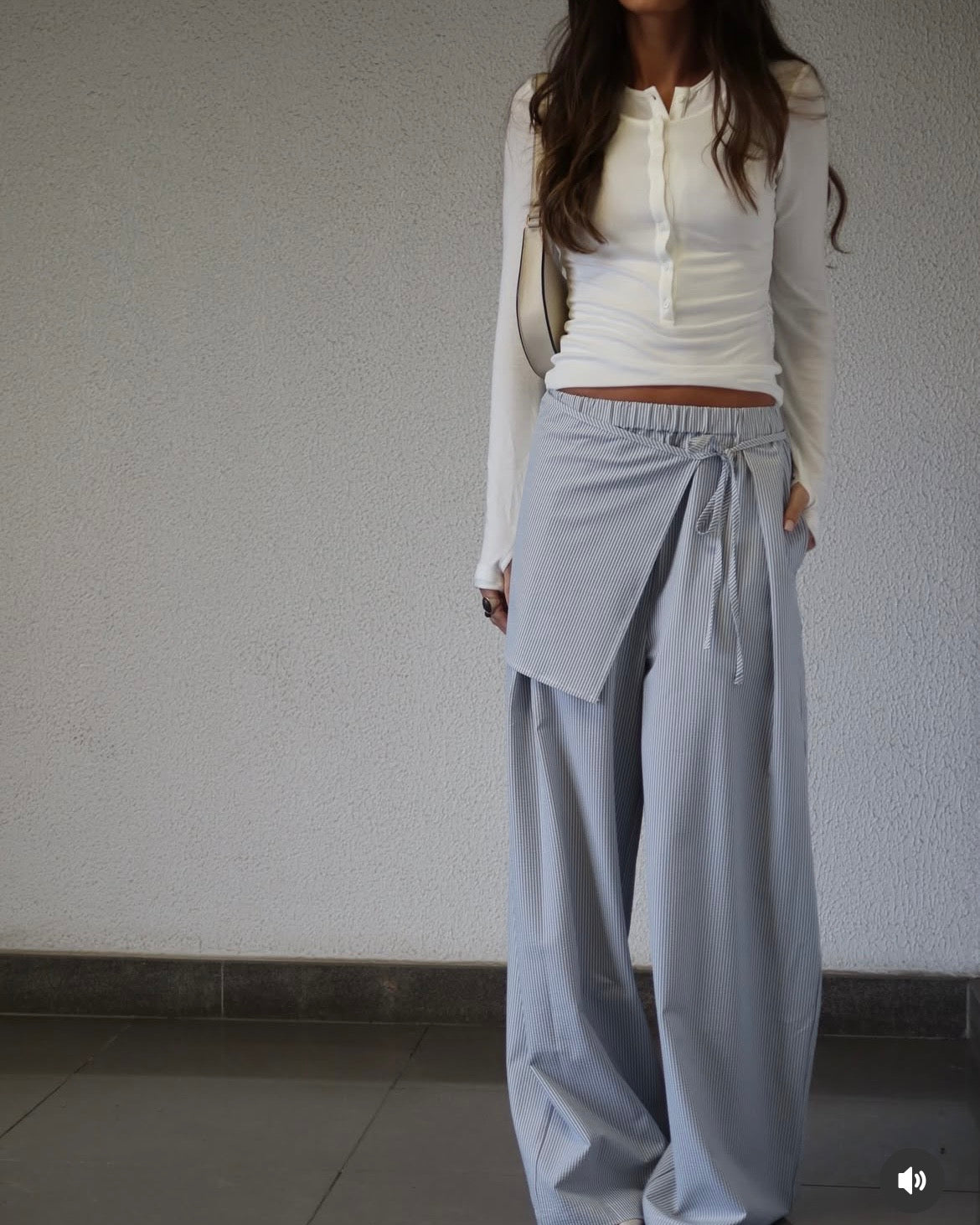 Pantalone palazzo celeste a righe con pareo rimovibile