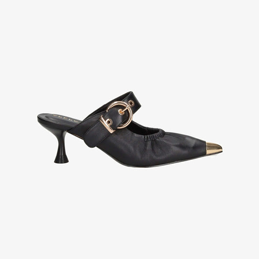 Slingback in pelle nera con dettagli platino