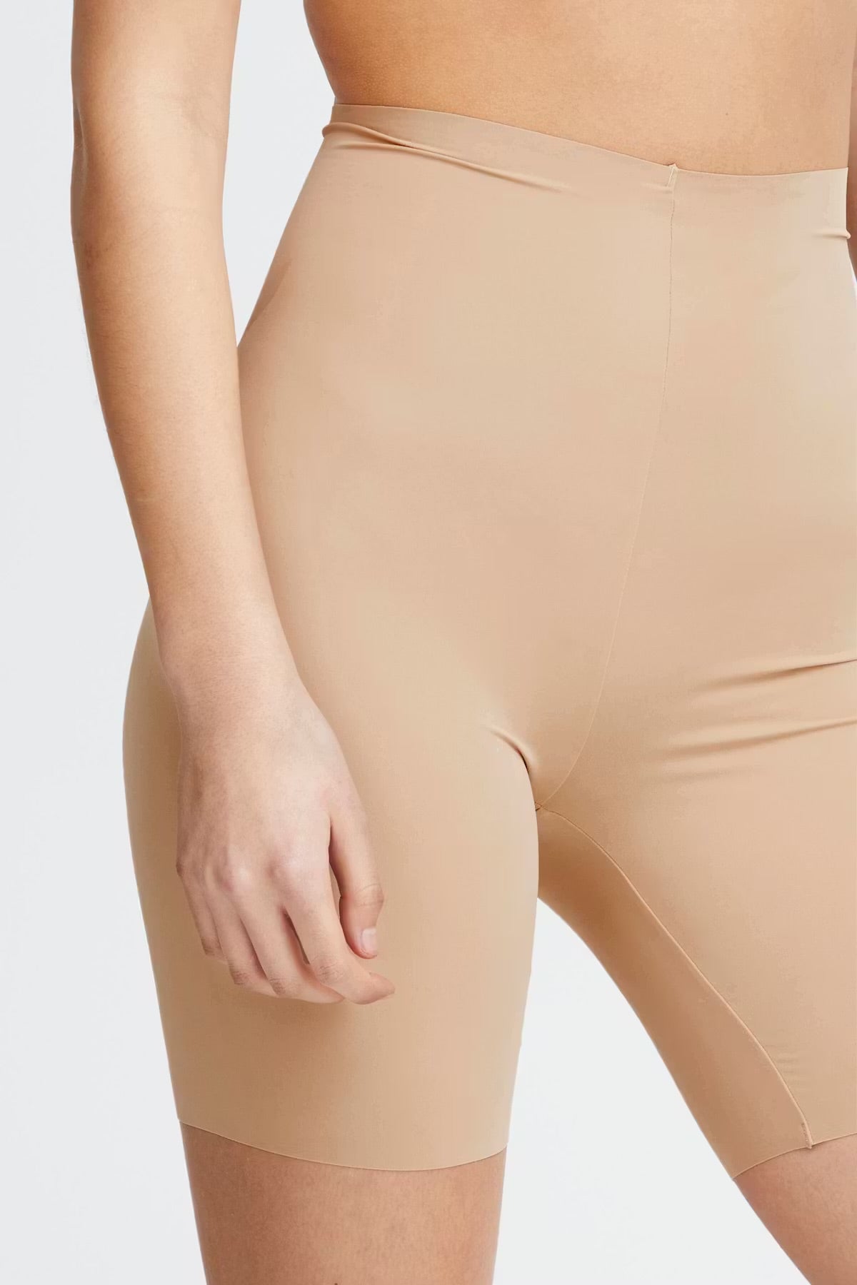 Pantaloncino taglio laser nude