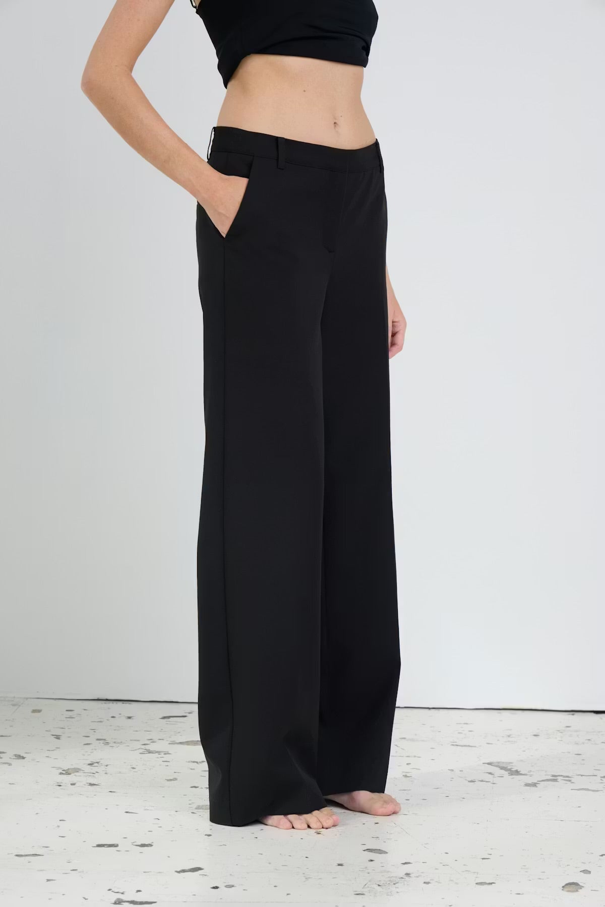Pantalone palazzo nero con elastico in vita