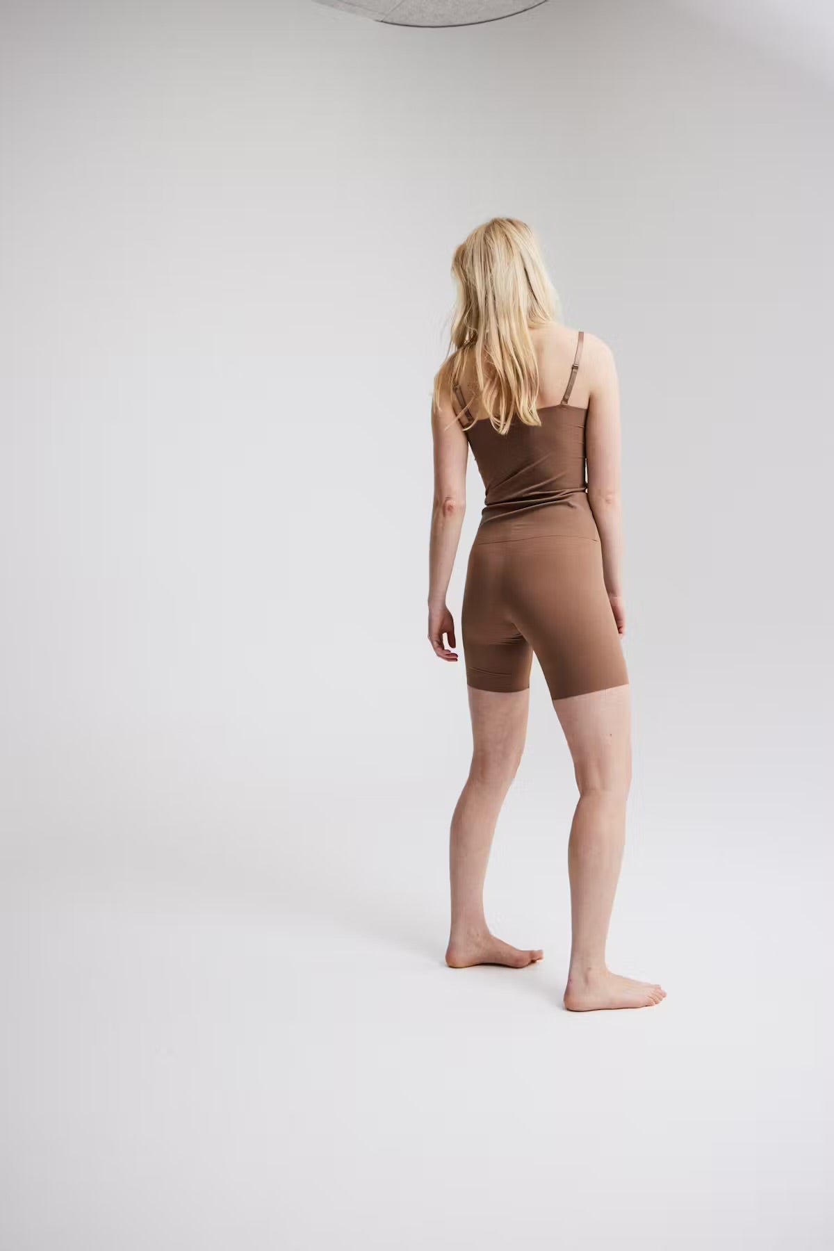 Pantaloncino taglio laser tan nude