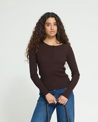 Maglia moro a costine con bottoni