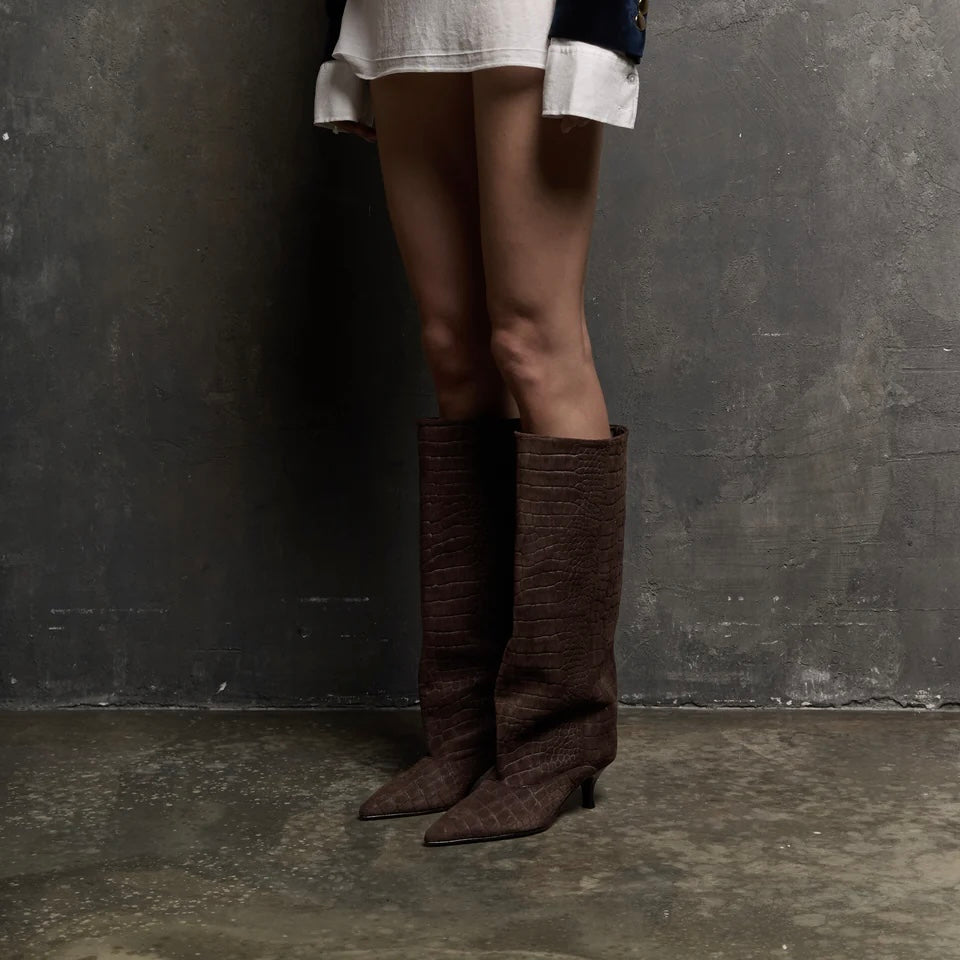 Stivale alto moro in camoscio cocco