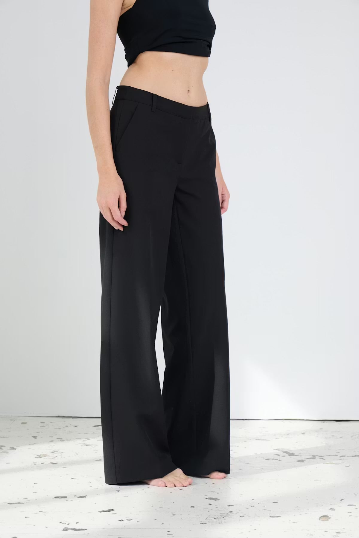 Pantalone palazzo nero con elastico in vita