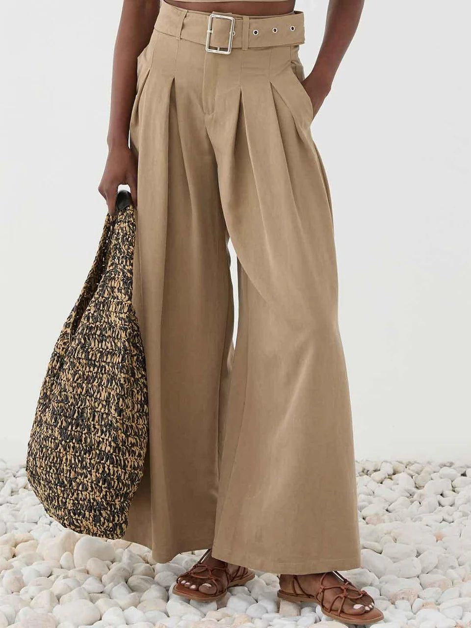 Pantaloni beige con cintura