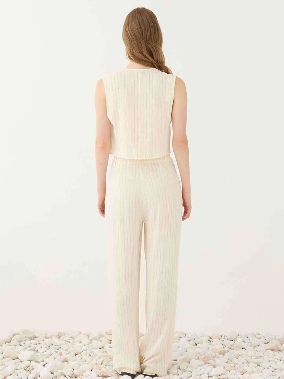 Completo panna gessato con gilet e pantalone palazzo