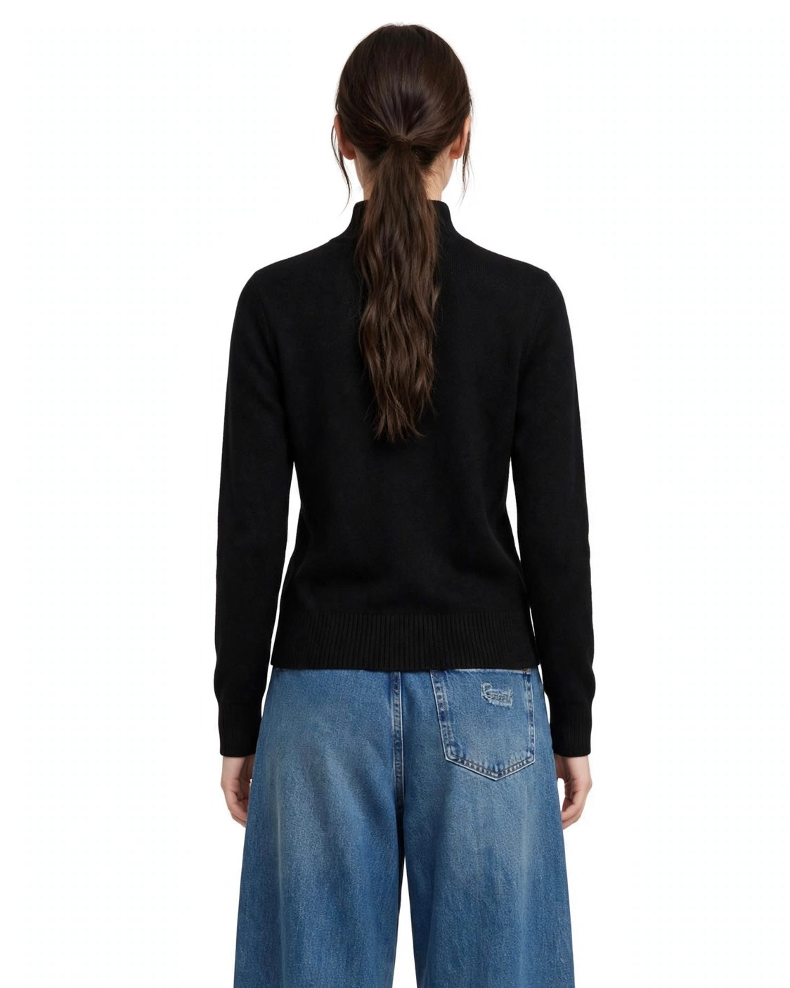 Maglione nero scollatura V