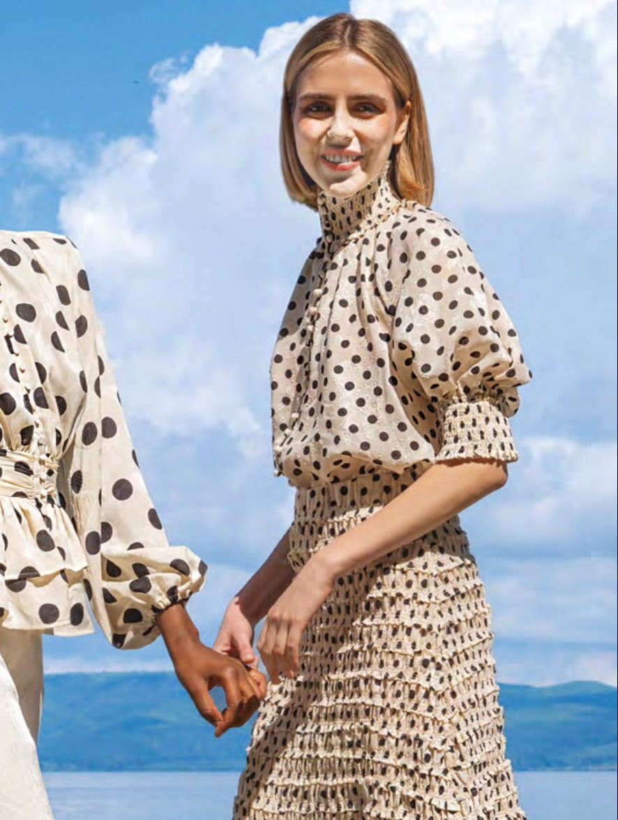 Blusa panna a pois neri con manica 3/4
