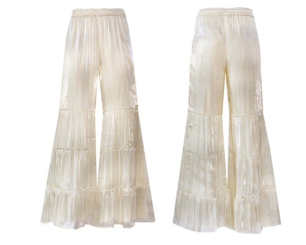 Completo panna con pantalone palazzo morbido con elastico in vita e camicia con applicazioni