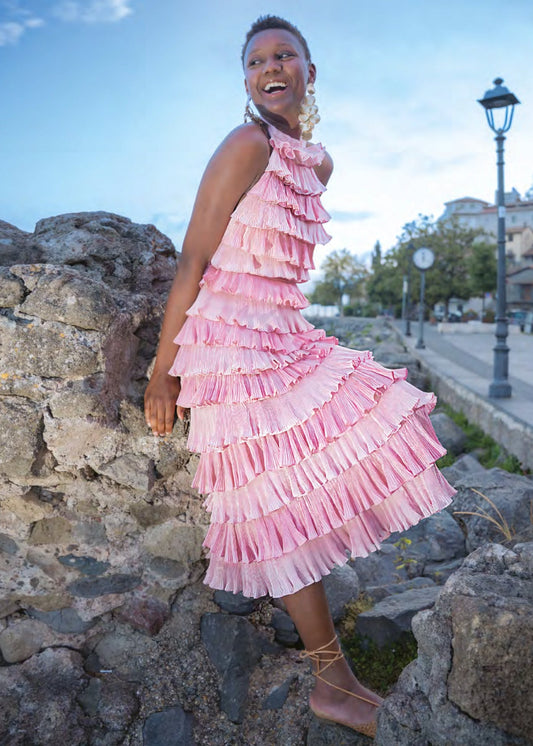Abito lungo rosa a balze e schiena scoperta
