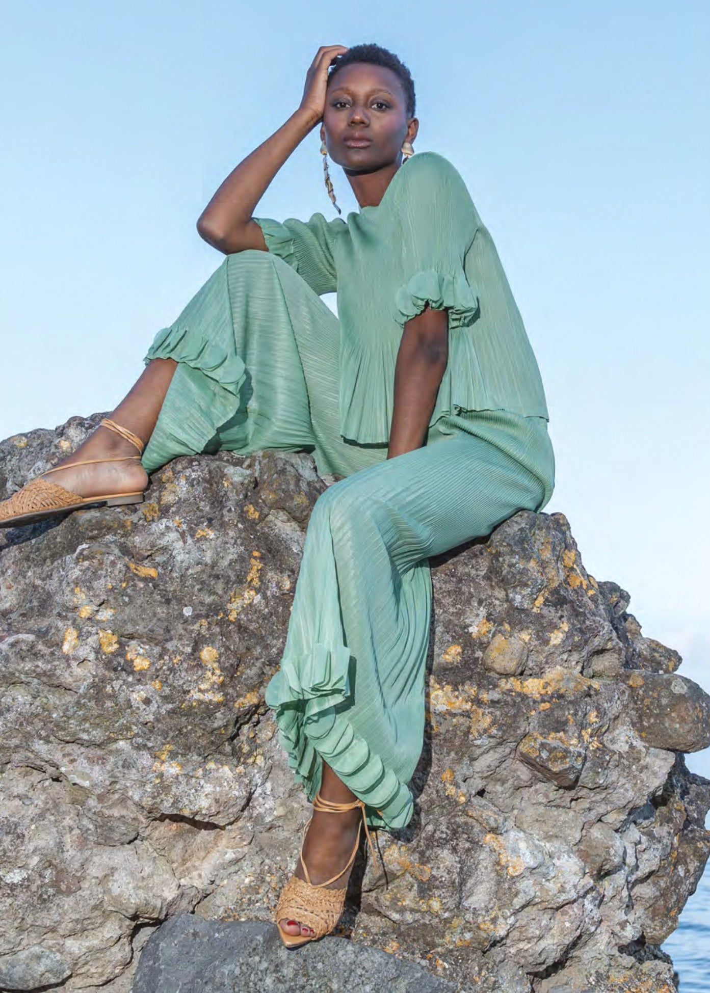 Completo verde menta plissettato con maglia manica a 3/4 e pantalone con volant