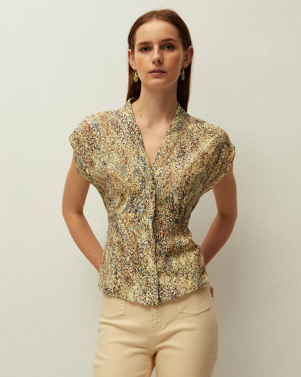 Completo a fantasia con blusa e gonna corta
