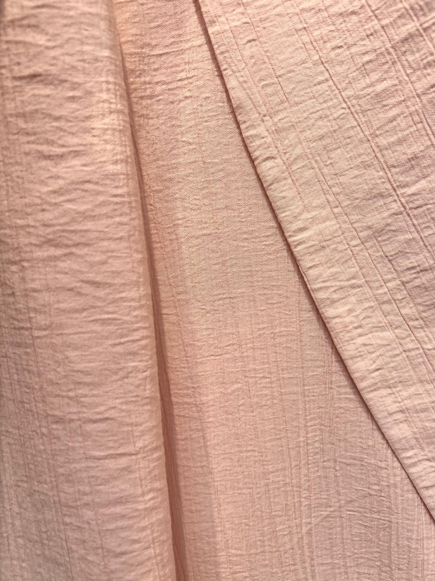 Tailleur rosa con giacca monopetto