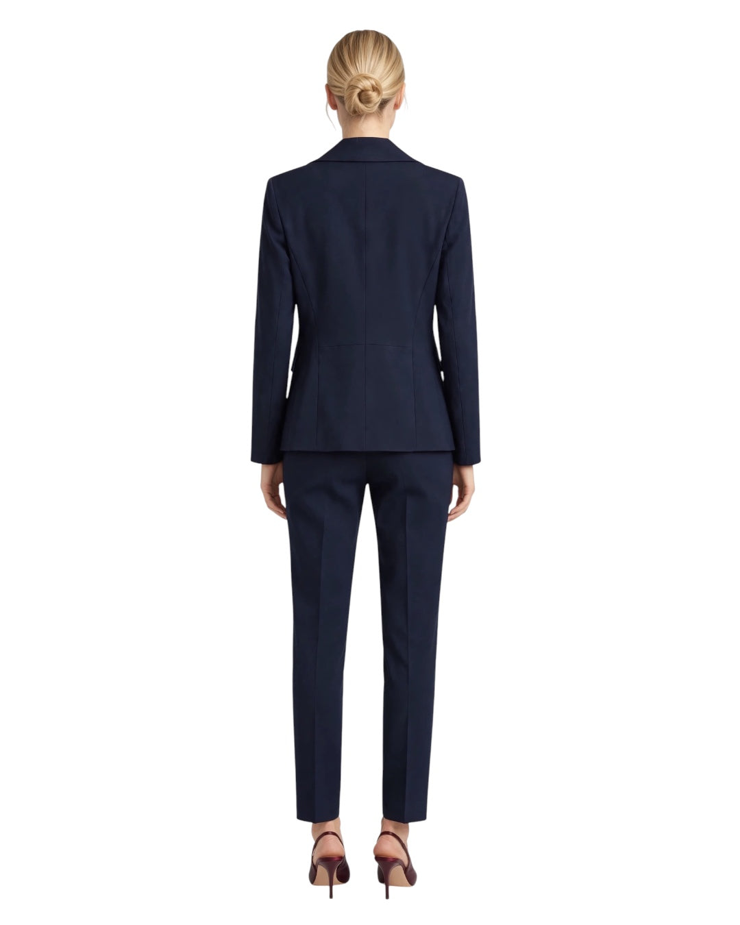 Tailleur blu giacca monopetto e pantalone sigaretta