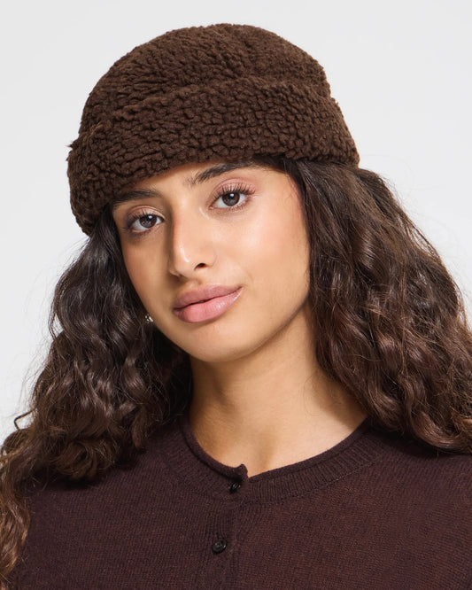 Cappello moro eco pelliccia con risvolto