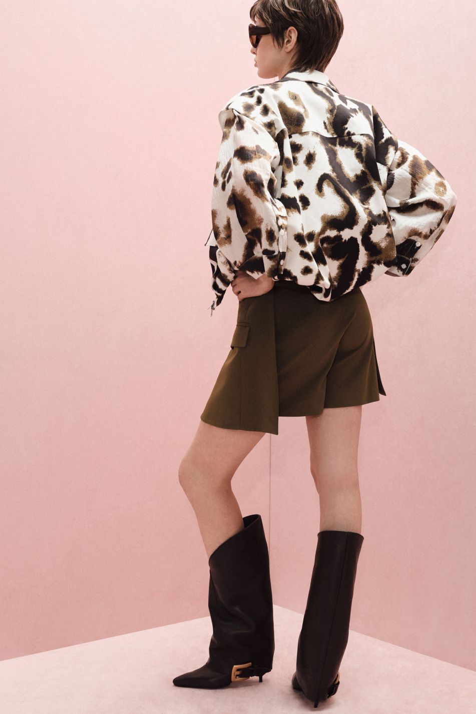 Shorts con tasche frontali e chiusura multipla verde militare